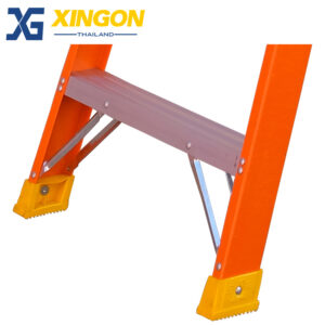 บันไดแพลตฟอร์ม ไฟเบอร์กลาส ติดล้อ 5ฟุต มีราวจับ และกันตก XG-152FD5 - Image 2